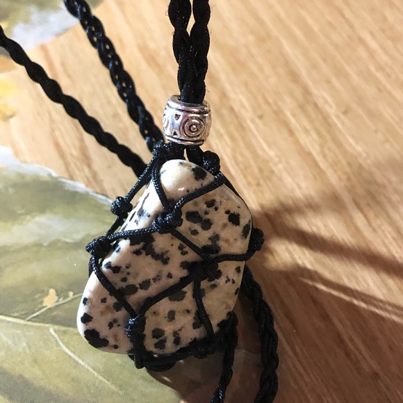 Dalmation jasper necklace handmade macrame pouch healing crystal necklace black - Picture 6 of 6